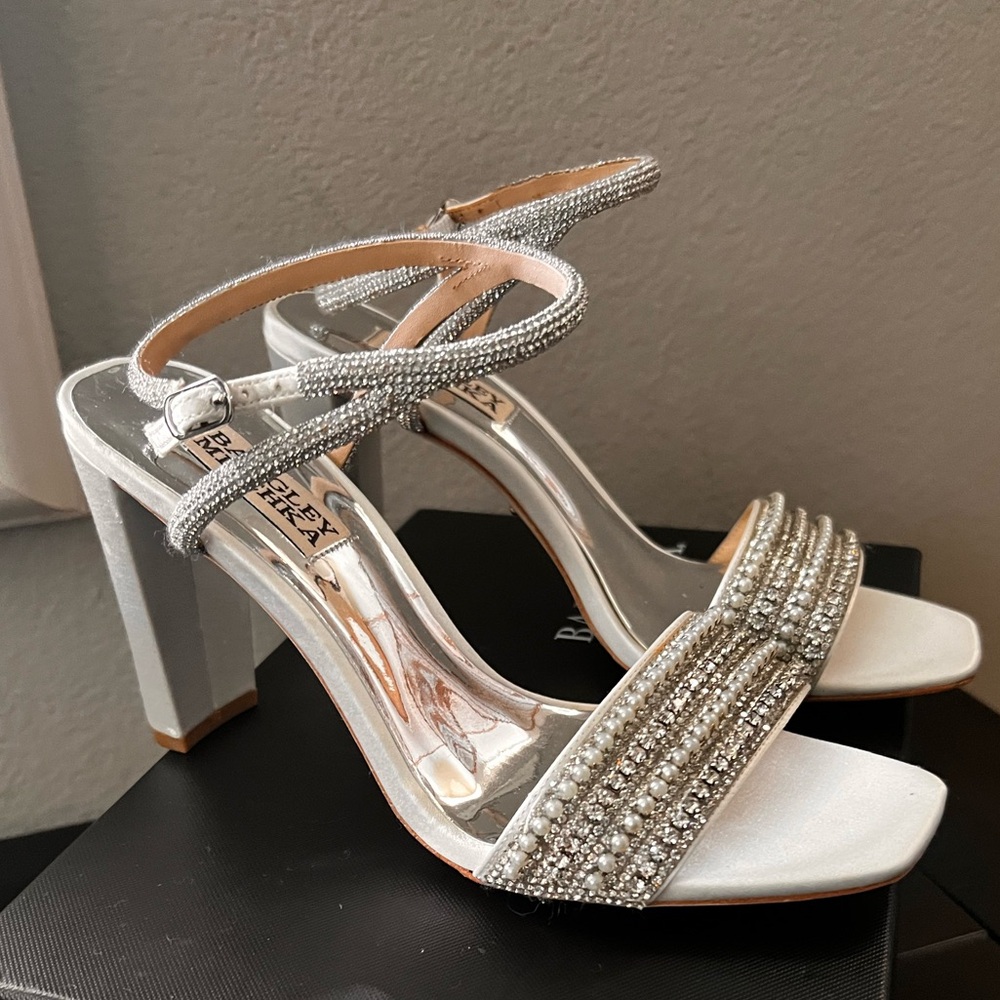 Badgley Mischka Kari Rhinestone Block Heel Shoe - Picture 3 of 8